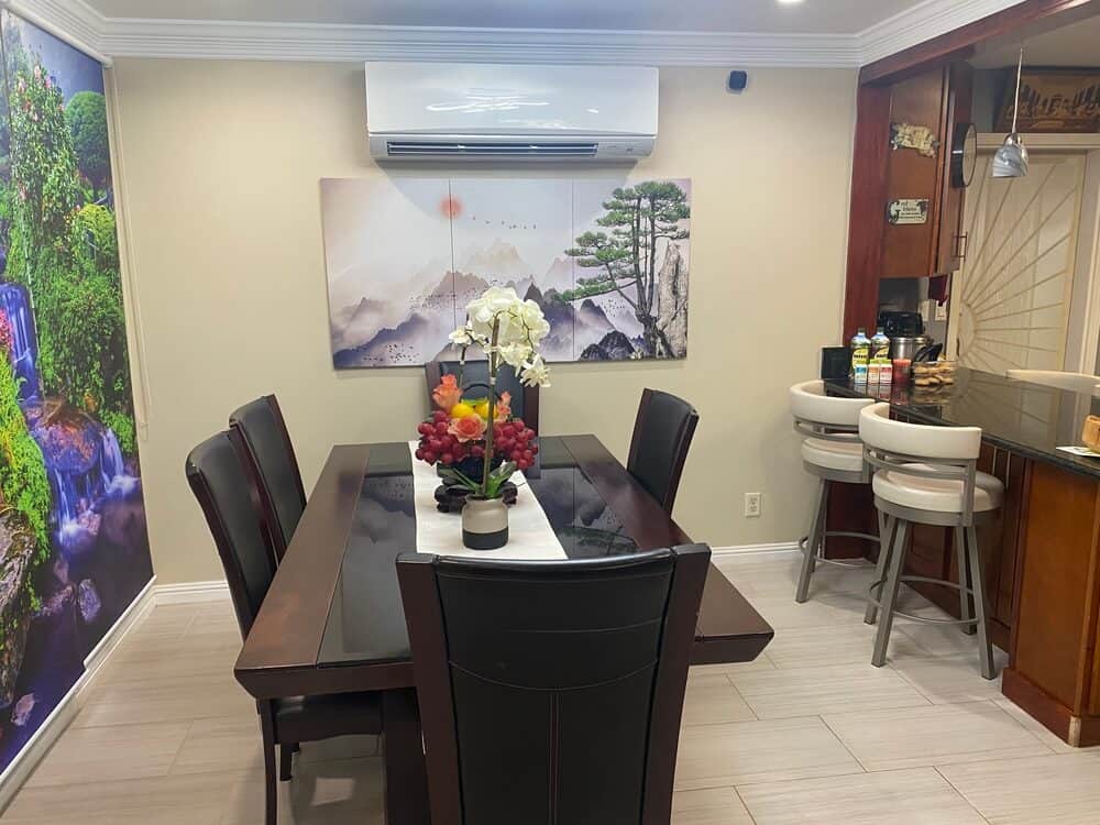 Dining table in the cacayorin care home loctaed next to the kitchen
