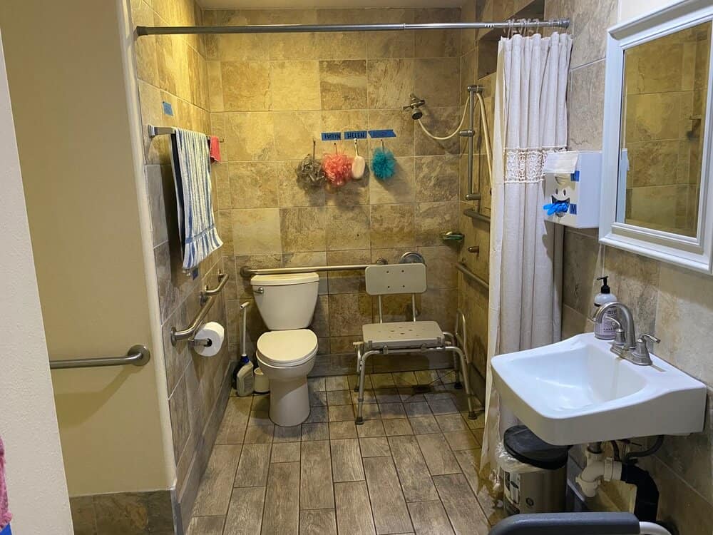Wheelchair accessible shower in the cacayorin care home